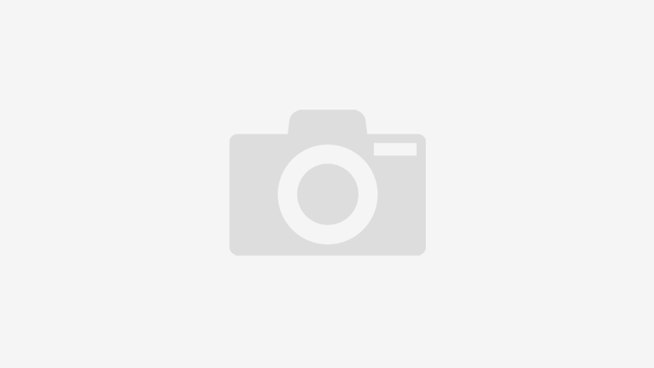 বকেয়া বেতন না দিয়েই ২ গার্মেন্টস বন্ধ, শ্রমিকদের বিক্ষোভ